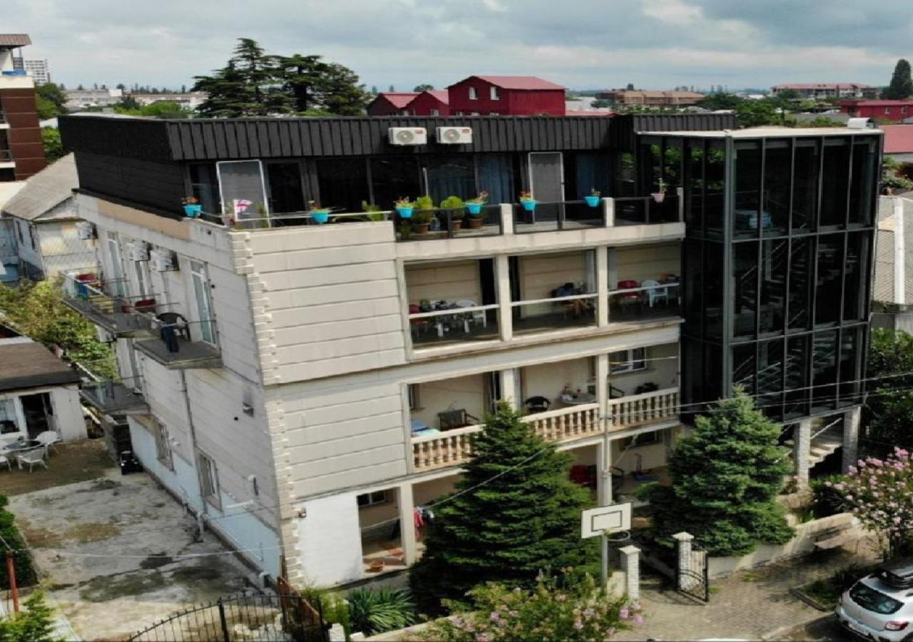 Hotel Tirkius House à Kobuleti Extérieur photo