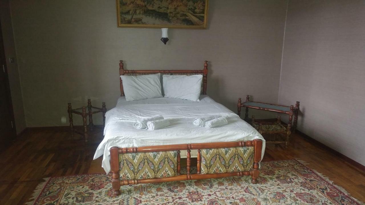Hotel Tirkius House à Kobuleti Extérieur photo