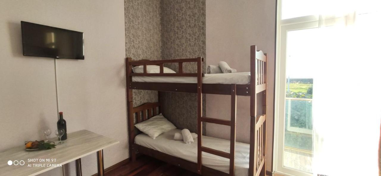 Hotel Tirkius House à Kobuleti Extérieur photo
