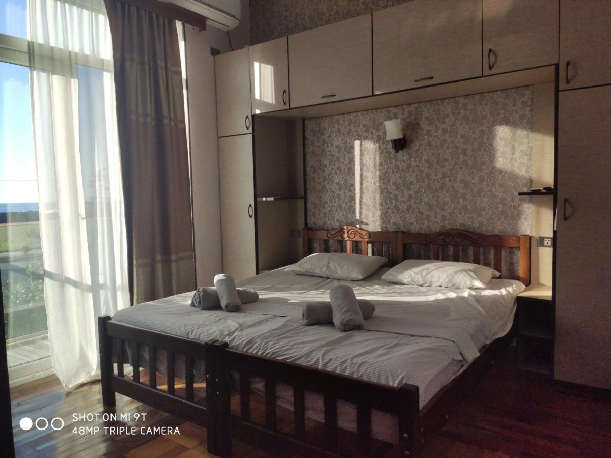 Hotel Tirkius House à Kobuleti Extérieur photo